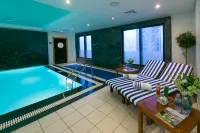 Millennium Central Kuwait Downtown - piscine