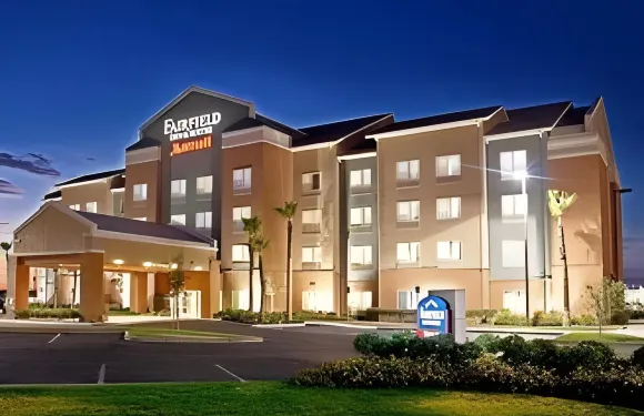 埃爾森特羅萬楓套房酒店