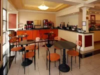 Holiday Inn Express & Suites ATLANTA - TUCKER NORTHLAKE by IHG - breakfast