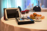 Holiday Inn MONTREAL CENTREVILLE DOWNTOWN by IHG - Breakfast