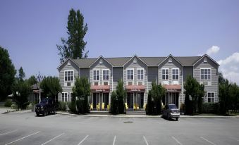 Amsterdam Inn & Suites Sussex