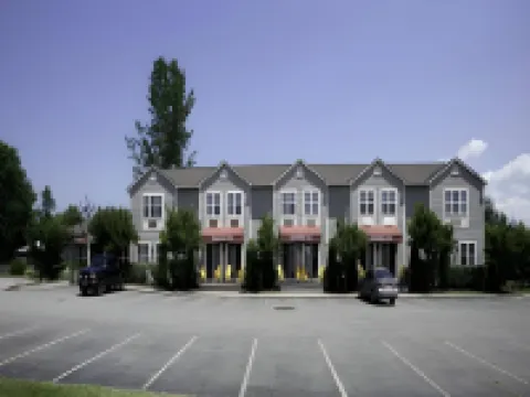 Amsterdam Inn & Suites Sussex Hotel a 