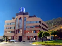 Hotel Pamplona Villava فنادق في Gorraiz