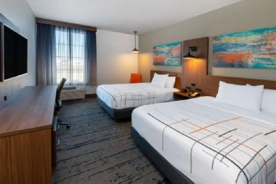 La Quinta Inn & Suites by Wyndham Dallas - Frisco Stadium