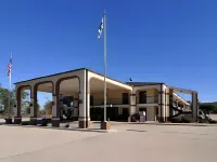 Mockingbird Inn & Suites