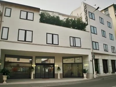 Europa Fiera Rho Hotel dekat Chiesa di S. Carlo e dell'Immacolata