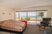 The Oceanside Motel