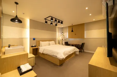 Hongcheon Hongcheon Unmanned Hotel Отели рядом с достопримечательностью «Hongcheon Saengmyeong Geongang Gwahakgwan»