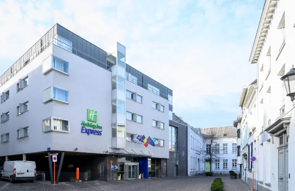 Holiday Inn Express 梅赫倫市中心