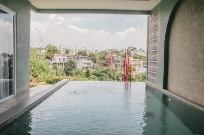 The Lantana House | 3BR | swimming pool heated | Hotels near Dago Pakar Water Fall