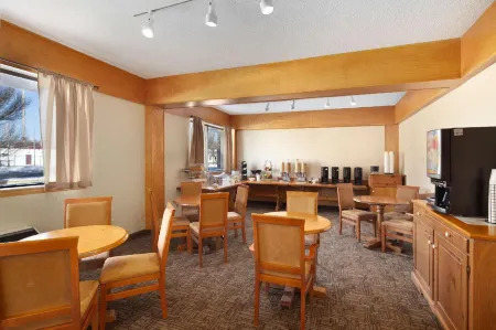 Travelodge by Wyndham Thunder Bay Отели рядом с Аэропорт Тандер Бэй