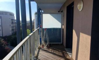 Furnished Studio in Fort D’Issy Ideal for Professional