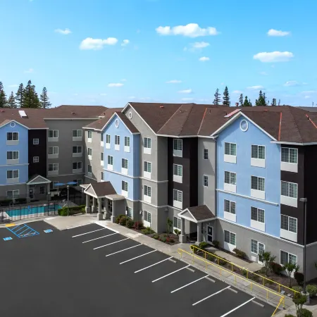 TownePlace Suites Sacramento Cal Expo Отели рядом с достопримечательностью «Арден Фейр Молл»