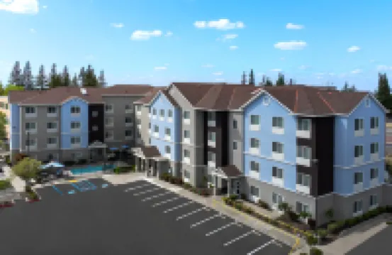 TownePlace Suites Sacramento Cal Expo Hotel dekat Kompleks Golf Haggin Oaks