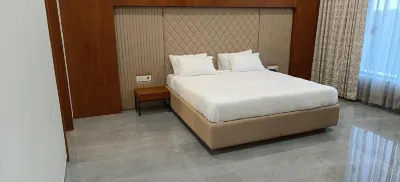 Sangath Banquet & Resort Hotels near Sant Kanwar Ram Mandir, Nadiad