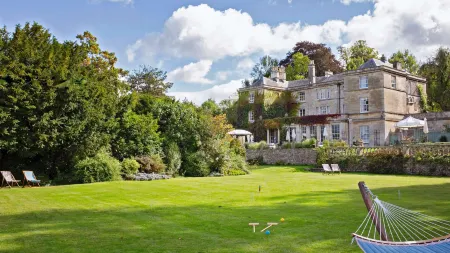 CBH Burleigh Court Hotel Отели в г. Бримскомб