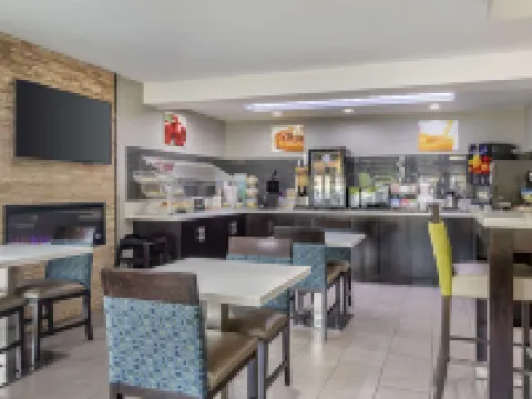 ควอลิตี้ อินน์แอนด์สวีทส์ ย่านมหาวิทยาลัยเอเธนส์ โรงแรมในเอเธนส์