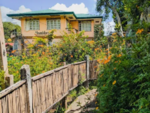 Inandako's Bed and Breakfast โรงแรมในซากาดา