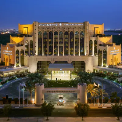 فندق إنتركونتيننتال الاحساء Hotels near جامع عبداللطيف الموسى