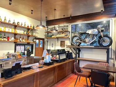 รูปภาพของบ้านโรงไม้ คลอง ฟรอนต์ คาเฟ่ แอนด์ โฮมสเตย์