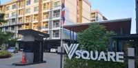 V Square Hotel Hoteles en Phanom Sarakham District