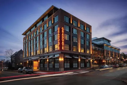 Graduate by Hilton Bloomington Hotels in Bloomington
