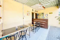 RedDoorz @ Shine Guest House Tebing Tinggi