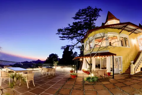 WelcomHeritage Kasmanda Palace