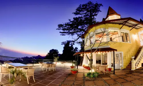 WelcomHeritage Kasmanda Palace