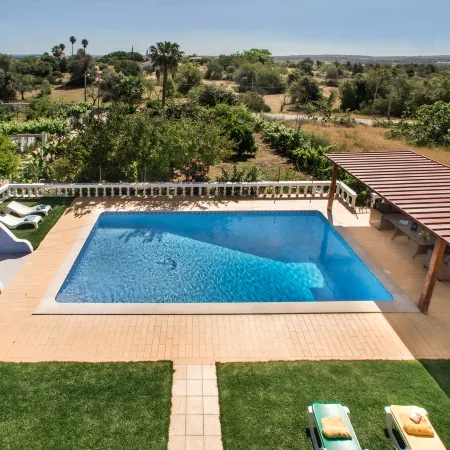 Villa V3 with Private Pool and Air Conditioning and Free Wifi Internet