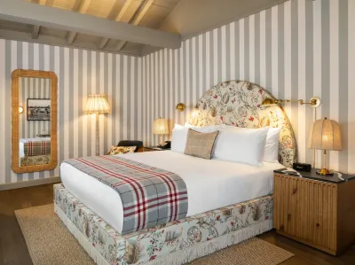 Le Petit Pali Brentwood Hotels near Brentwood