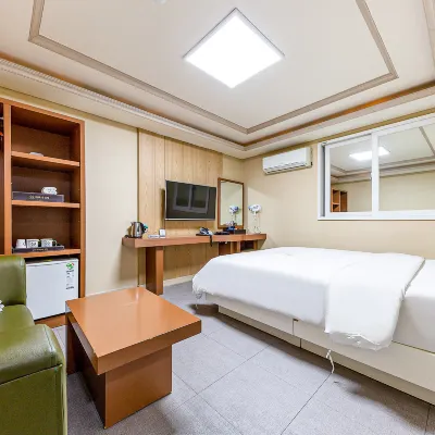 Havana Hotel Hotels near 5·18 Memorial Park