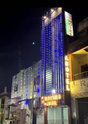 Taj 3 Star Hotel Near 200Mtr Taj Mahal Agra