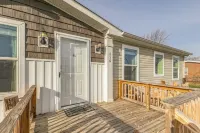 Sunsets & Serenity: Port Clinton Waterfront Stay 3 Bedroom Home Hotels near Sandusky River