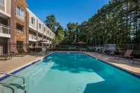 Quality Inn Northlake - Pools