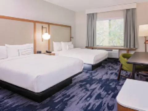 フェアフィールド・イン & スイーツ・バイ・マリオット・クィーンズベリー・グレンズ・フォールズ / レイク・ジョージ・エリア クイーンズベリーのホテル