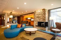 Fairfield Inn & Suites Cambridge - Lemmikkieläimet sallittu