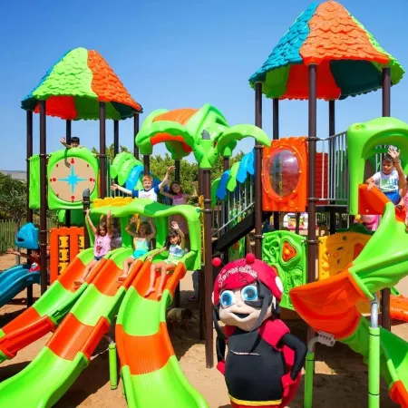 Serenusa Resort