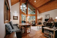 Snowline Cabin #4 - A Pet-Friendly Cedar Cabin with a Private Outdoor Hot Tub!