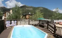Red Wolf Lodge at Olympic Valley Hotels in Olympic Valley
