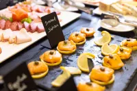 Tresor Le Palais Timisoara, Curio Collection by Hilton - breakfast