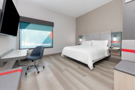 أفيد هوتل أوستنورث ويس ايكلاين باي آيتش جي