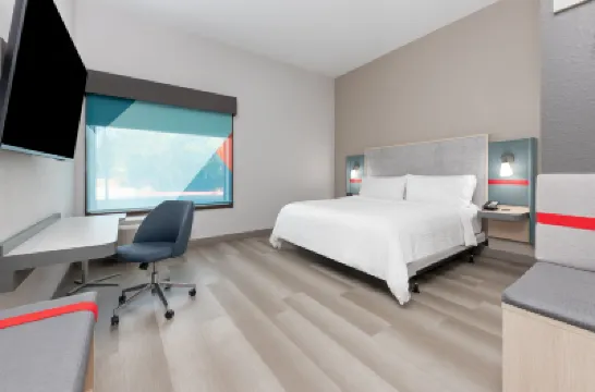 アビッド ホテル オースティン NW レイクライン by IHG オースティン水族館周辺のホテル