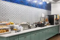 La Quinta Inn & Suites by Wyndham Denton - University Drive - Morgenmad