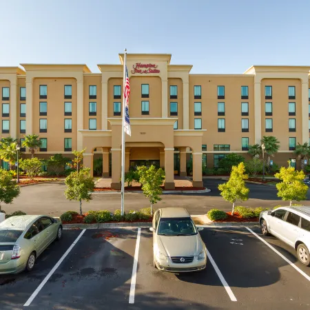 Hampton Inn & Suites Jacksonville-Airport