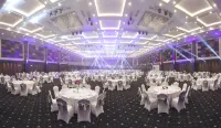 โรงแรมแรดิสันบลู แอนด์ คอนเวนชั่นเซ็นเตอร์ อเล็กซานเดรีย - ที่มีที่จอดรถ