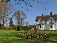 Hookwood Lodge Hotels in Horley
