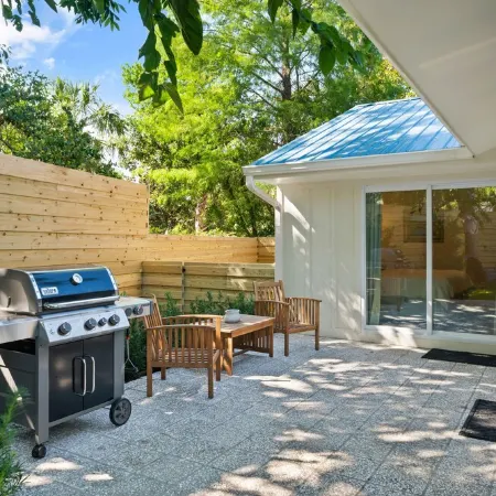 The Oyster - East Beach-Saltwater Pool, Hot Tub, Fire Pit, Ping Pong & Corn Hole