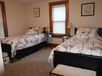 Quiet Recreational Getaway Hotels in Allamakee County