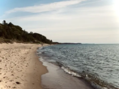 Relax at Redberry House—just blocks from downtown and Lake MI beaches Hotels in Manistee